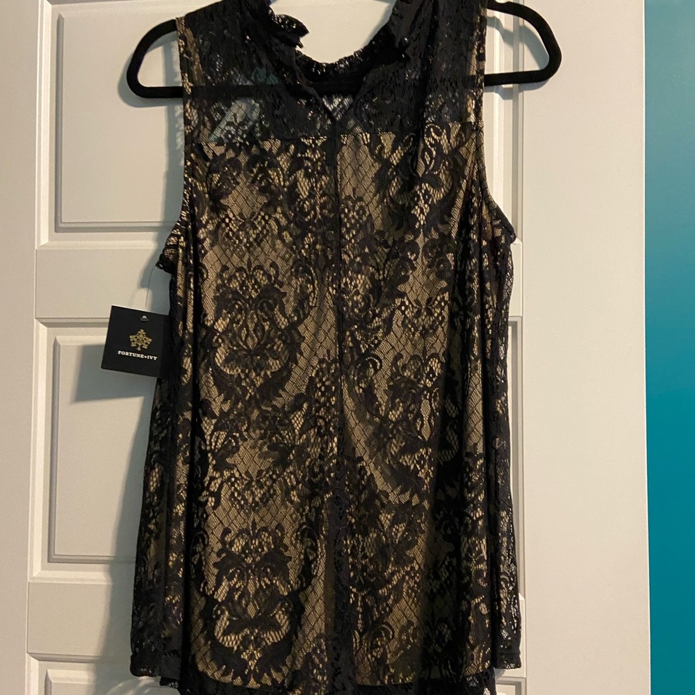 Fortune + Ivy Bellah Lace Blouse (Size Large, NWT)